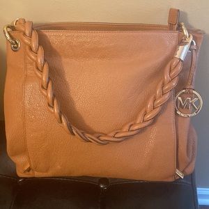 Michael Kors Pebble LeatherShoulder Bag,